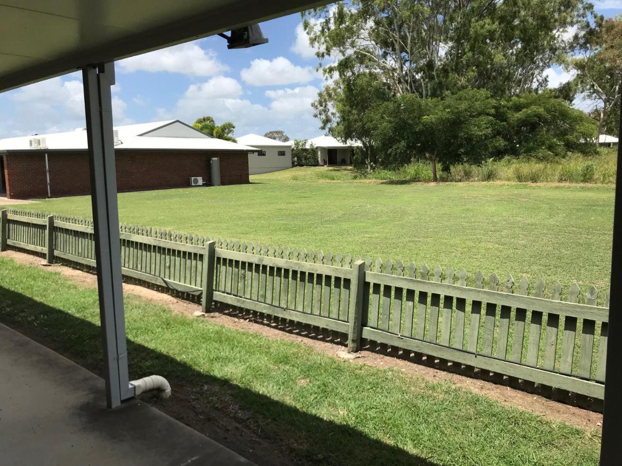 True Blue Motor Inn Rockhampton Exterior photo